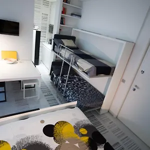  Apartamento Stylish Mini In The Heart Of Italia